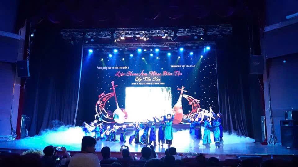 Xuân Nguyễn dance performance